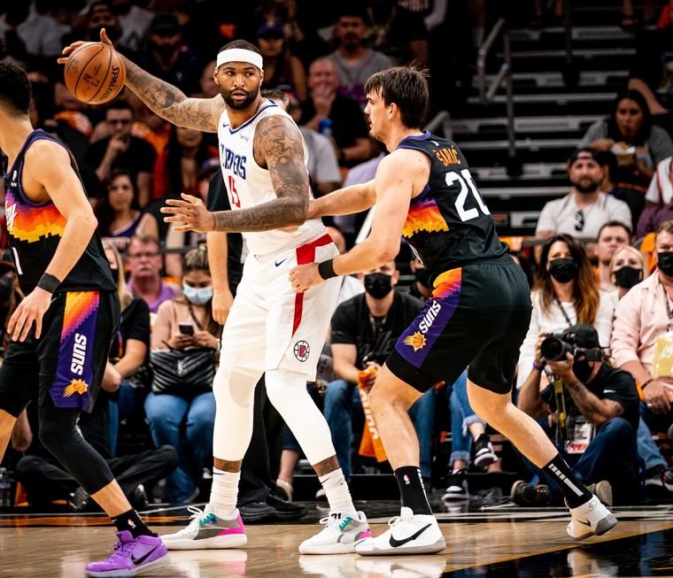 Los Clippers estuvieron cerca de ganar el último partido y Deandre Ayton los amargó sobre la chicharra Foto: LA Clippers