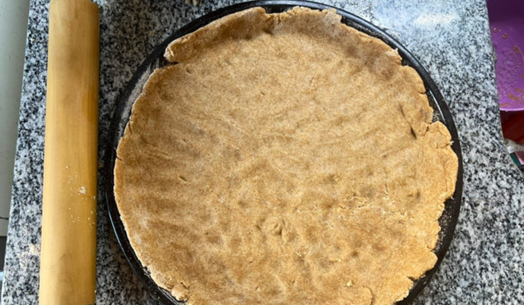 El aceite de oliva en la receta de masa integral realza el sabor y la hace más ligera. El aceite de oliva en la receta de masa integral realza el sabor y la hace más ligera.