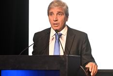 Luis Caputo ya tiene cerrado el financiamiento para afrontar el vencimiento de 4300 millones de dólares del 9 de julio, correspondiente a los bonos Globales y Bonares que surgieron del canje de deuda de 2020.