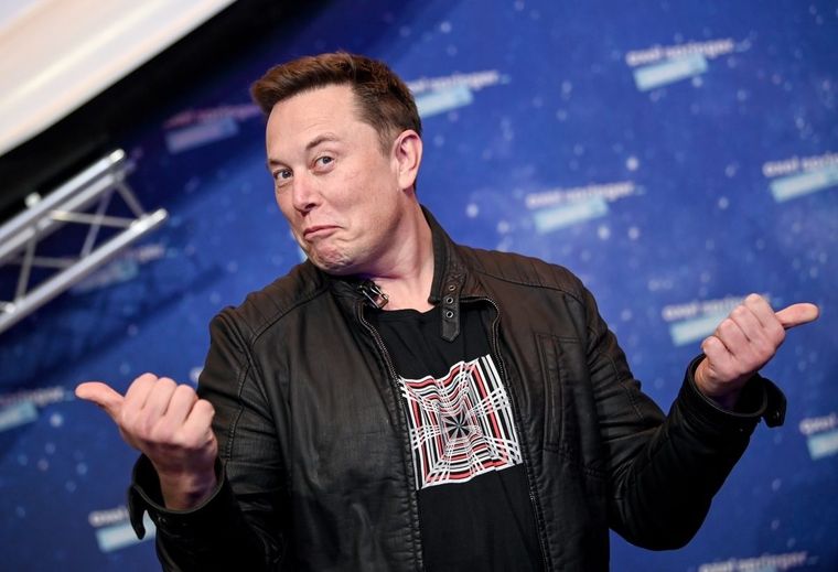 Elon Musk quiere competir con WhatsApp e Instagram.