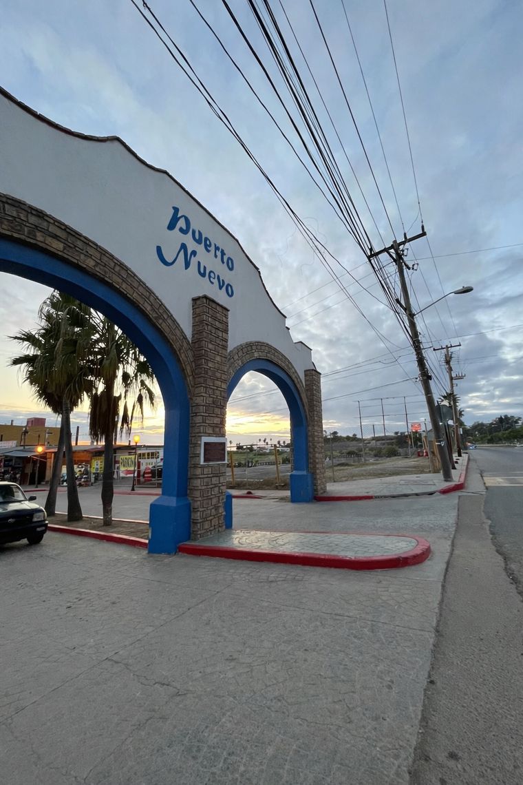 Entrada a Puerto Nuevo, Baja California, México. Entrada a Puerto Nuevo, Baja California, México.