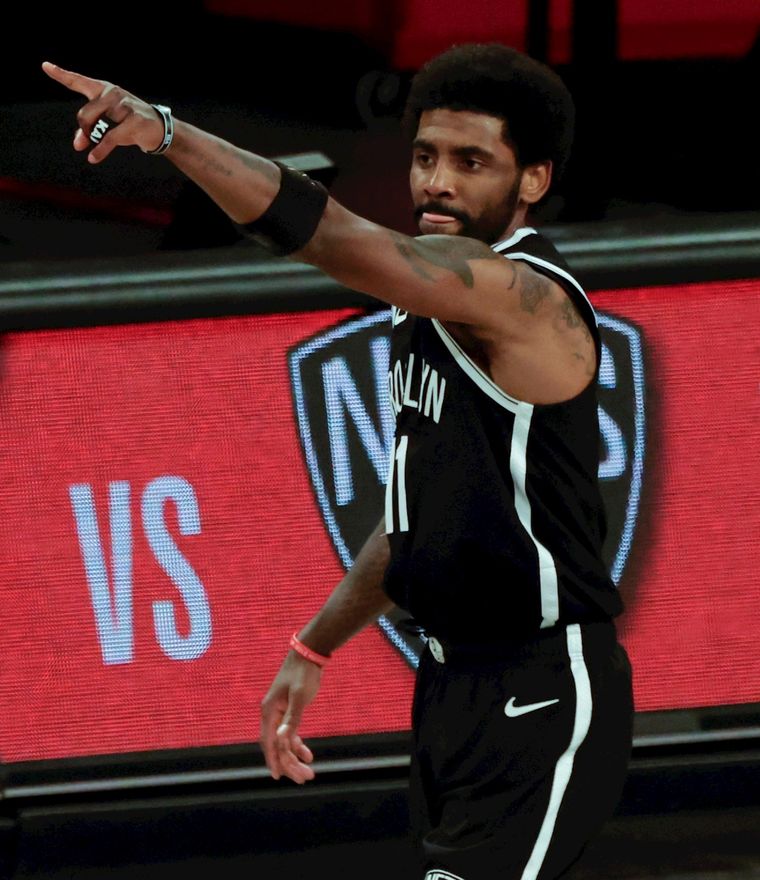Kyrie Irving tendrá que rever su postura Foto: EFE
