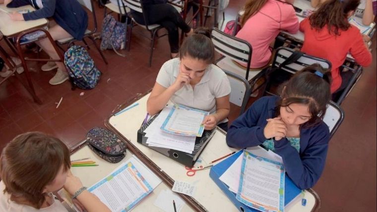 Alumnos mendocinos solo podrán pasar de año con dos materias previas. 