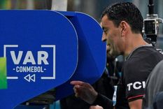 La FIFA probará alternativas en el VAR en Chile 2025. La FIFA probará alternativas en el VAR en Chile 2025.