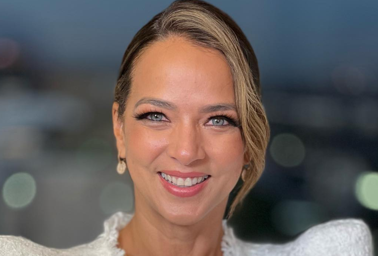 Adamari López no solo sorprende por su belleza sino también por su inteligencia Foto: Instagram