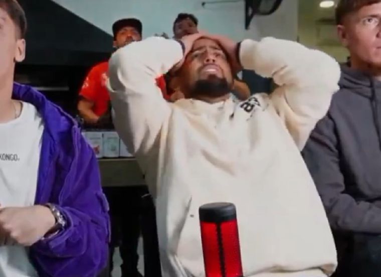 El mediocampista reaccionó tras la derrota. Foto: Captura