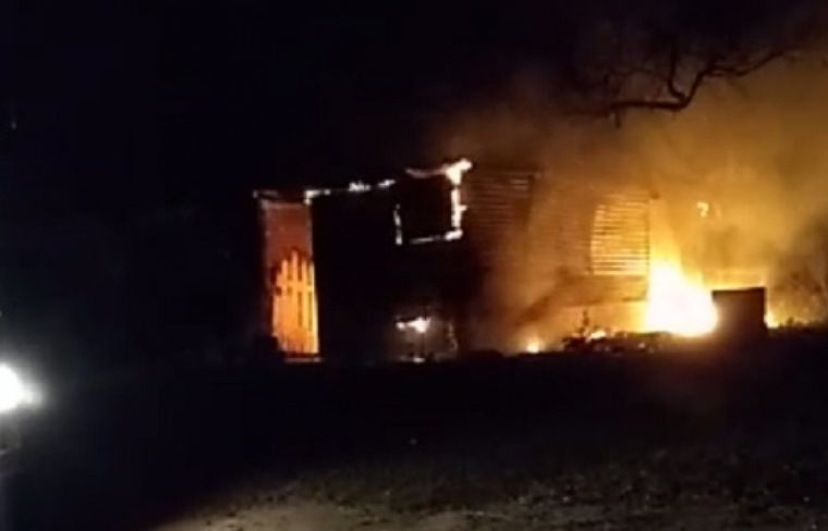 El incendio se extendió con rapidez Foto: Data Judicial