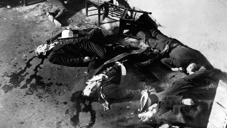 La violencia, como la de la masacre del día de San Valentín, así como la diversión, son las dos caras más conocidas de la Ley Seca en EE.UU. Pero en esos años pasaron cosas que marcaron el país irremediablemente. Foto: GETTY IMAGES