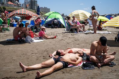 MDZol | Exponerse al sol sin la protección adecuada es una de las causas del cáncer de piel Foto: Telam