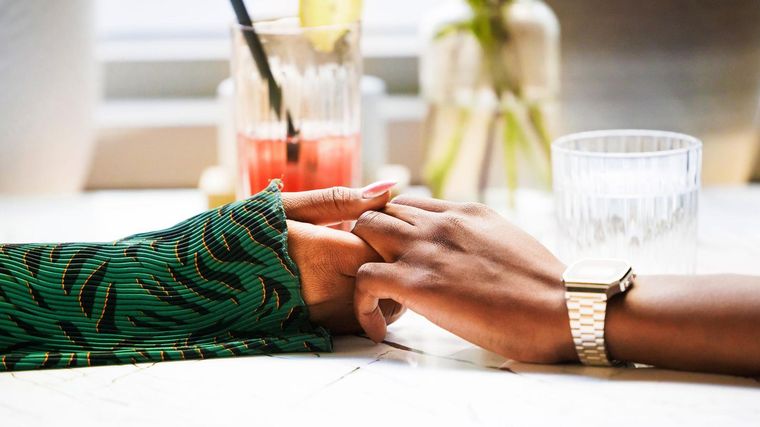 Las carreras centradas en la creatividad y las emociones resisten el avance de la inteligencia artificial.