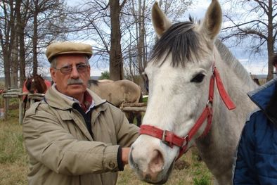 MDZol | Yegua mora, con Pablo Manita y Hugo Guevara. Foto: Archivo