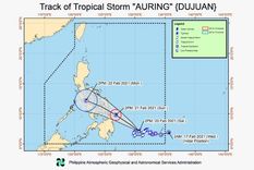 miles de habitantes evacuan el sur de filipinas por la llegada del ciclon tropical dujuan