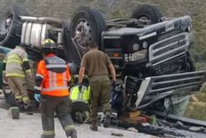 El accidente significó la muerte del conductor del camión sobre la Ruta 60 de Chile. El accidente significó la muerte del conductor del camión sobre la Ruta 60 de Chile.