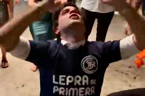 El video de los festejos del novio emocionan Foto: Captura de video de Laura Rez Masud