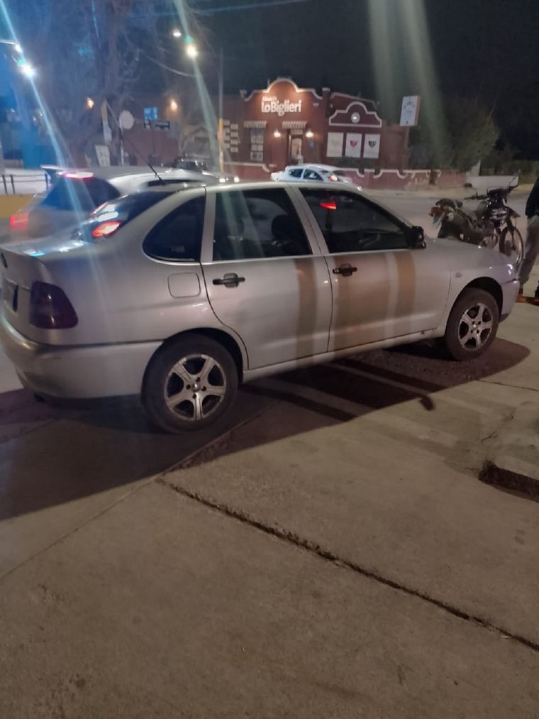 El Volkswagen Bora en el que circulaban las víctimas.