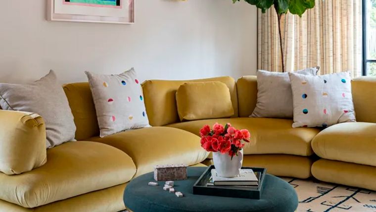 El amarillo mostaza (imagen) es un color muy alegre. Foto: Bethany Adams Interiors - Foto: J.L. Jordan