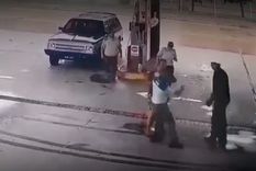 El conductor tenía la oblea vencida y atacó al playero Foto: Captura de video