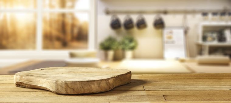 Deja las tablas de tu cocina como nuevas con este simple trucazo de limpieza Foto: Shutterstock Deja las tablas de tu cocina como nuevas con este simple trucazo de limpieza Foto: Shutterstock