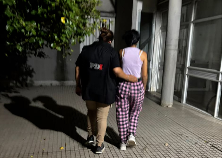 Una de las cinco personas detenidas por el brutal ataque a Delfina en San Cristóbal. Una de las cinco personas detenidas por el brutal ataque a Delfina en San Cristóbal.