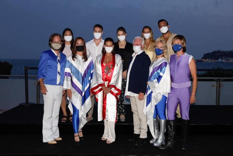 Estefanía y su familia, ¡en una noche a puro ABBA!