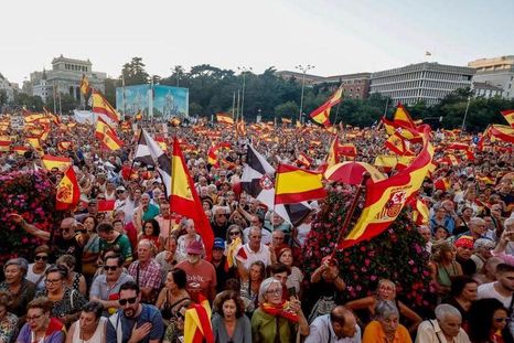 Manifestantes se concentraron en Madrid y otras ciudades para protestar contra el gobierno de España.