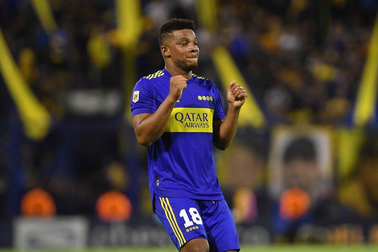 Un grande del fútbol argentino se comunicó con el entorno de Frank Fabra Foto: Télam