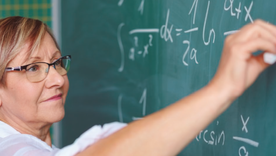 El llamado incluye cargos de maestros de grado, materias especiales y auxiliares de informática (imagen ilustrativa).