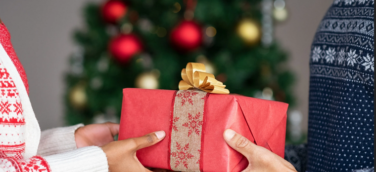 Conin está realizando una campaña para llevar alegría en esta Navidad a los niños y niñas que menos tienen Foto: GQ México - www.gq.com.mx