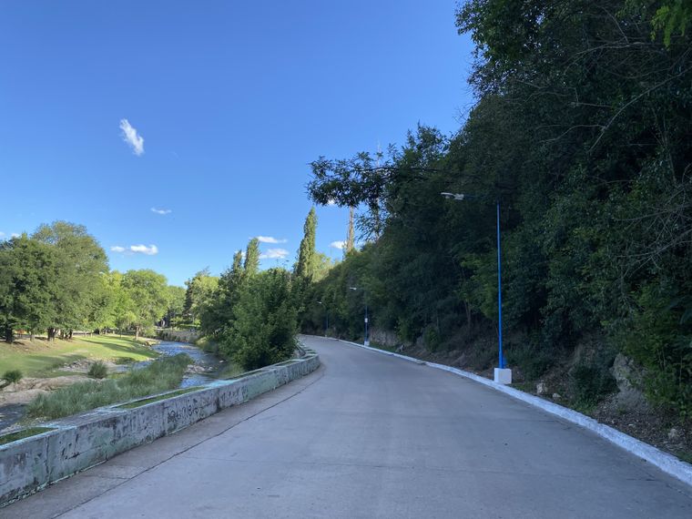 Las sierras y el entorno verde rodean al pueblo en el corazón serrano puntano. Las sierras y el entorno verde rodean al pueblo en el corazón serrano puntano.