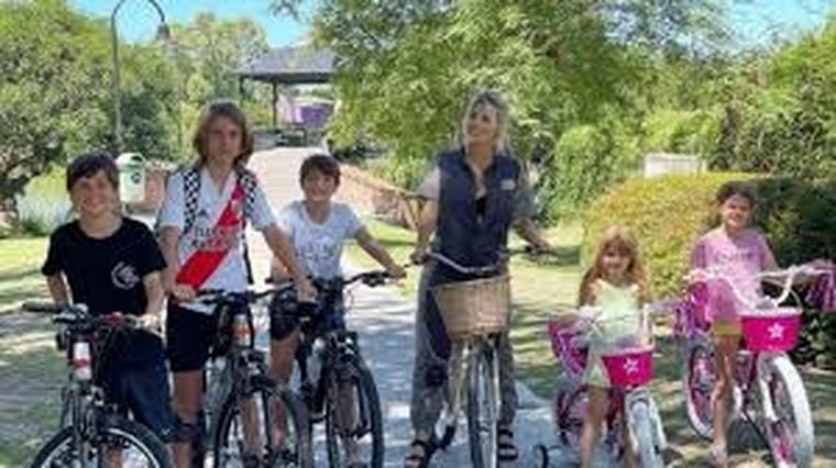 Wanda Nara enfrenta su primer conflicto vecinal tras mudarse a su mansión en Nordelta. Wanda Nara enfrenta su primer conflicto vecinal tras mudarse a su mansión en Nordelta.