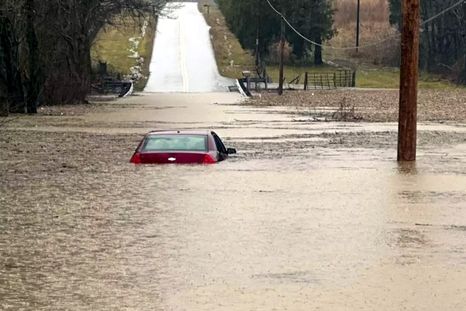 Las fuertes lluvias trajeron inundaciones. Foto: Warren Police Department.