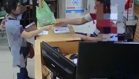 La docente quedó detenida por el robo de la tarjeta de su colega. También la escuela analiza despedirla.