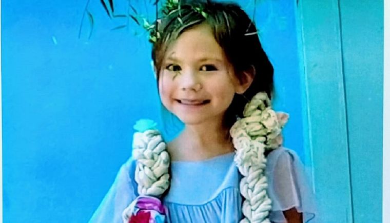 La Justicia de Mendoza ordenó la restitución de la niña mientras se intensifica el operativo para dar con su paradero en Buenos Aires.