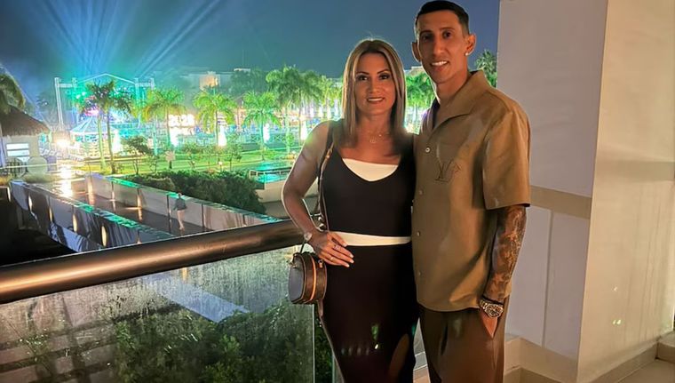 Ángel Di María junto a su esposa, Jorgelina Cardoso durante los festejos de Año Nuevo. Foto: Jorgelina Cardoso /IG &nbsp;