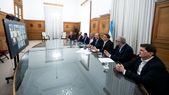 El jefe de Gabinete, Guillermo Francos, conversó la semana pasada por Zoom con los gobernadores para explicar las nuevas medidas anunciadas por el Gobierno para incentivar el uso de dólares del colchón. 