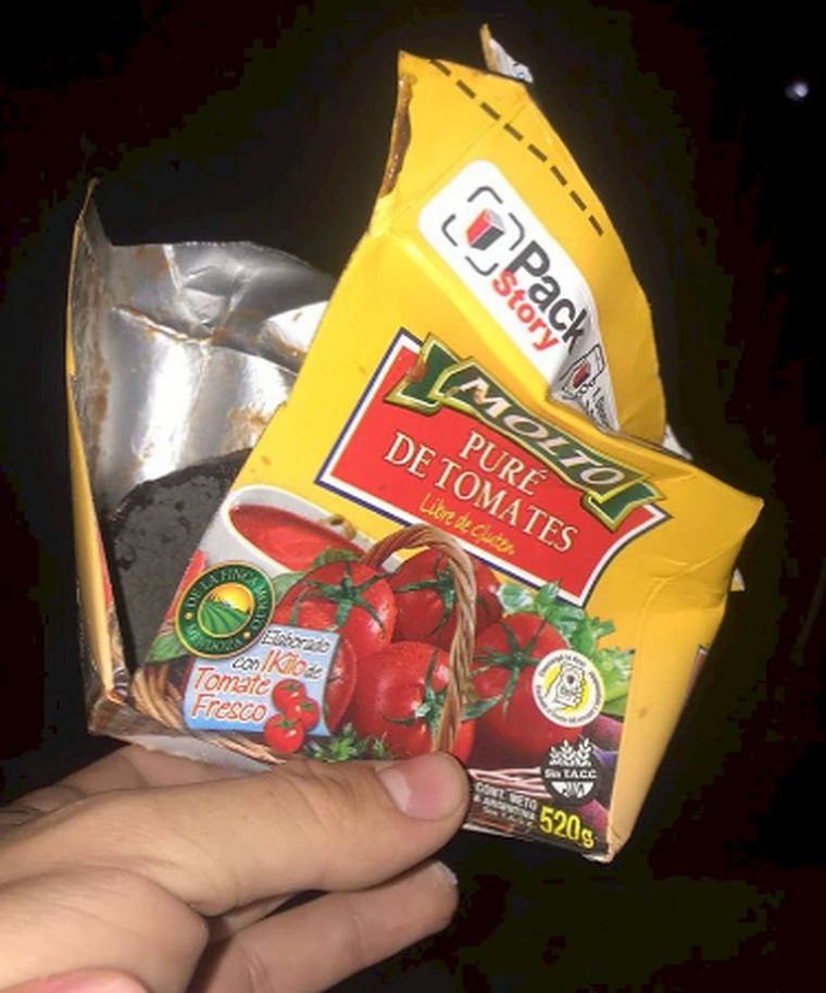 Asco Dentro del tetrabrik apareció lo que parecían ser partes de un roedor.