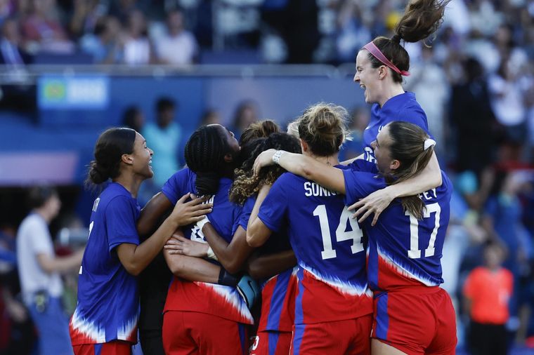 La Selección femenina de fútbol de Estados Unidos ganó su quinto oro olímpico. Foto: EFE