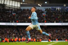 Foden celebra uno de sus goles en el derby Foto: EFE