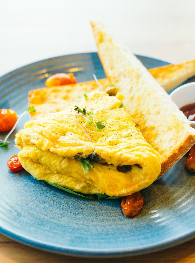 Se recomienda utilizar 1 o 2 huevos para el omelette. Se recomienda utilizar 1 o 2 huevos para el omelette. 
