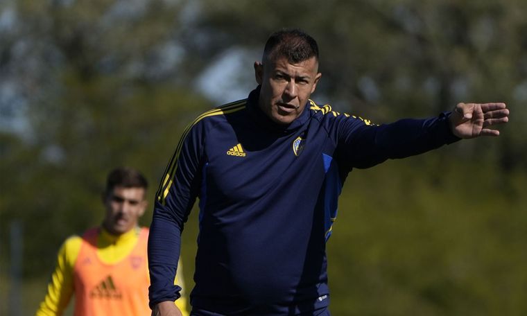 Jorge Almirón apelará a la rotación para enfrentar a Estudiantes. Foto: @BocaJrsOficial