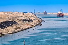 El Canal de Suez es una de las principales arterias económicas del mundo, pues por ella pasa más del 12% del comercio mundial. Foto: GETTY IMAGES