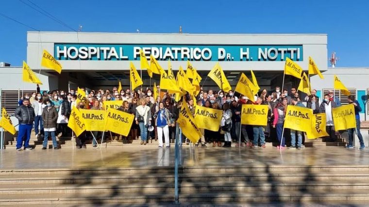 Protesta de Ampros en el hospital Notti.&nbsp;