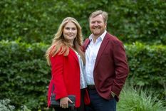 Foto: GETTY IMAGES. La princesa Amalia, con su padre, cumple 18 años en diciembre y se espera que vaya a la universidad.