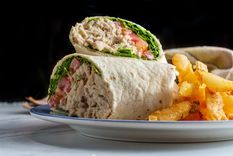 en 10 minutos prepara unos wraps de atun para la cuaresma