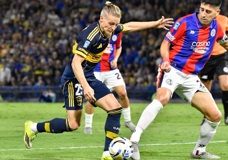 Gastón Hernández en acción ante Boca. El marcador central sufrió una seria lesión ligamentaria por tercera vez en 5 años. Gastón Hernández en acción ante Boca. El marcador central sufrió una seria lesión ligamentaria por tercera vez en 5 años.