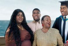 Utilizando una combinación de fotografía e inteligencia artificial, Oge Onwuachu pudo verse en la graduación de su hijo en 2025. Foto: JILLIAN EDELSTEIN / BREAST CANCER NOW