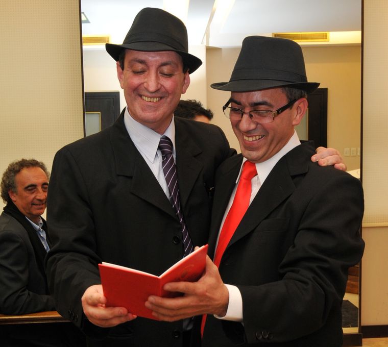 Marcelo y Jorge fueron de las primeras parejas en casarse por Registro Civil tras la sanción de la ley de Matrimonio Igualitario Foto: Twitter Fundación Huesped