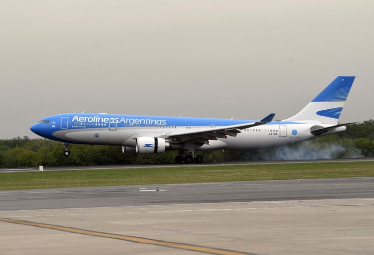 Este domingo partió otro avión de Aerolíneas Argentinas rumbo a China para buscar vacunas. Foto: Telam