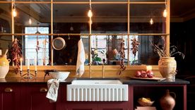 El rojo con el amarillo están está experimentando un renacimiento. Foto: deVOL Kitchens