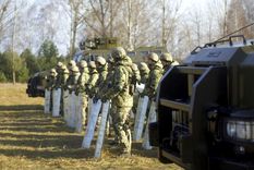 Bielorrusia Bielorrusia tiene preparado su poderoso ejército. Foto: Ap.